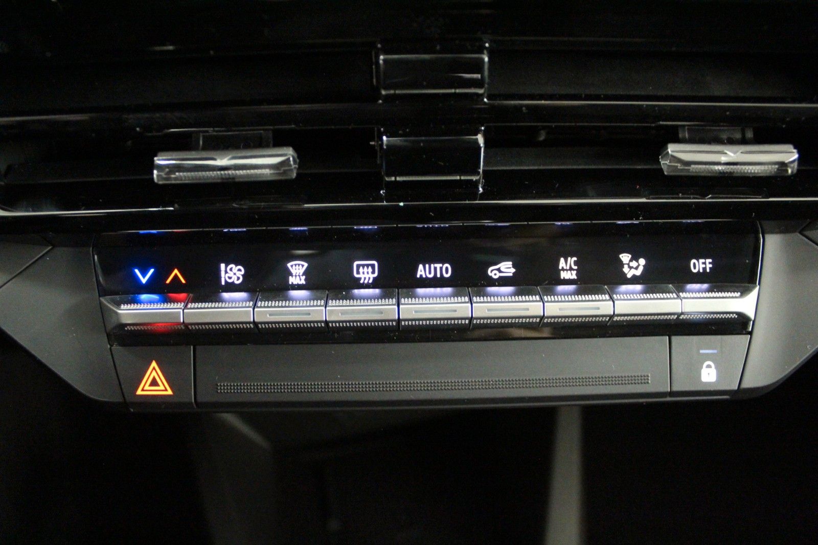 Fahrzeugabbildung Renault Clio VI TCe 115 Techno*Winter-Paket* #15688