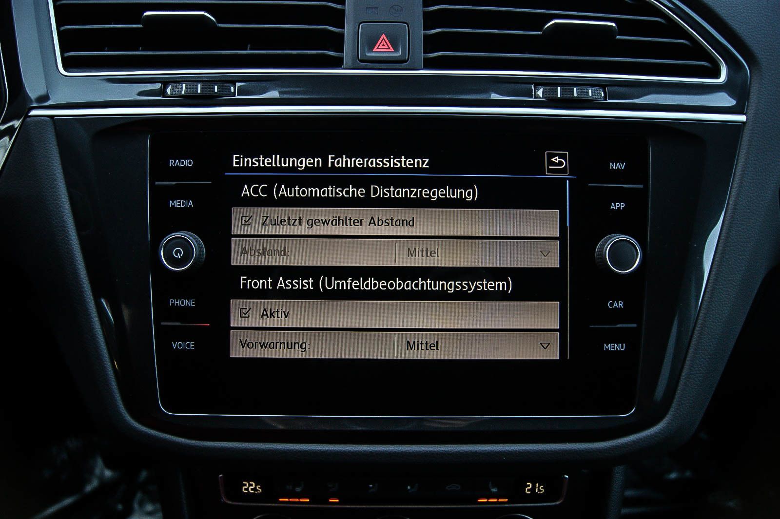 Fahrzeugabbildung Volkswagen Tiguan 2.0TDI 4Motion DSG R-LINE Black Style 19'