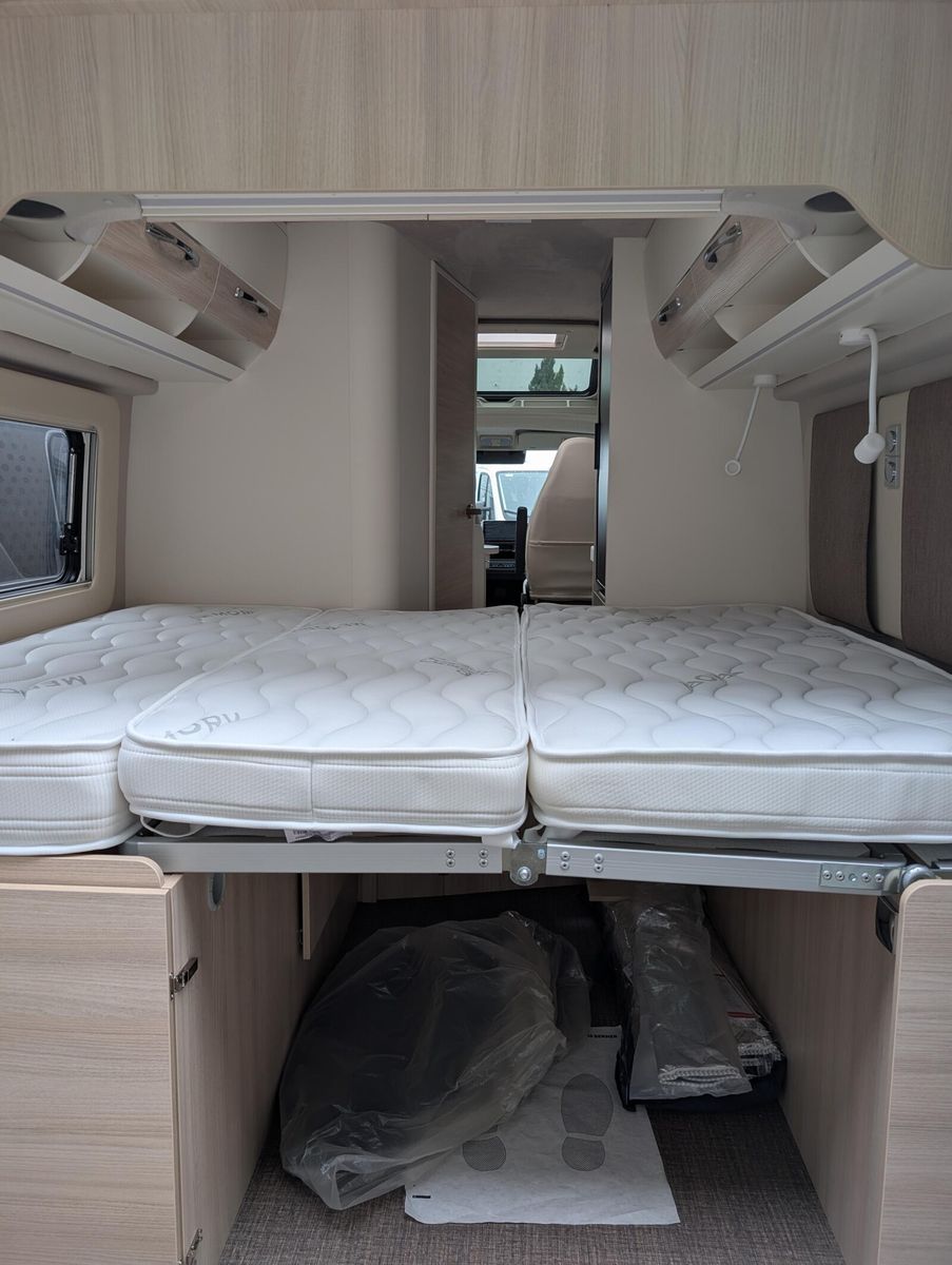 Fahrzeugabbildung Eura Mobil Van V 595 HB Captain-Chair-Sitze, Solar, Skyroof