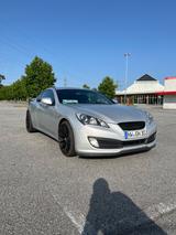 Hyundai Genesis Coupé 3.8 V6 Schalter Heckantrieb Silber