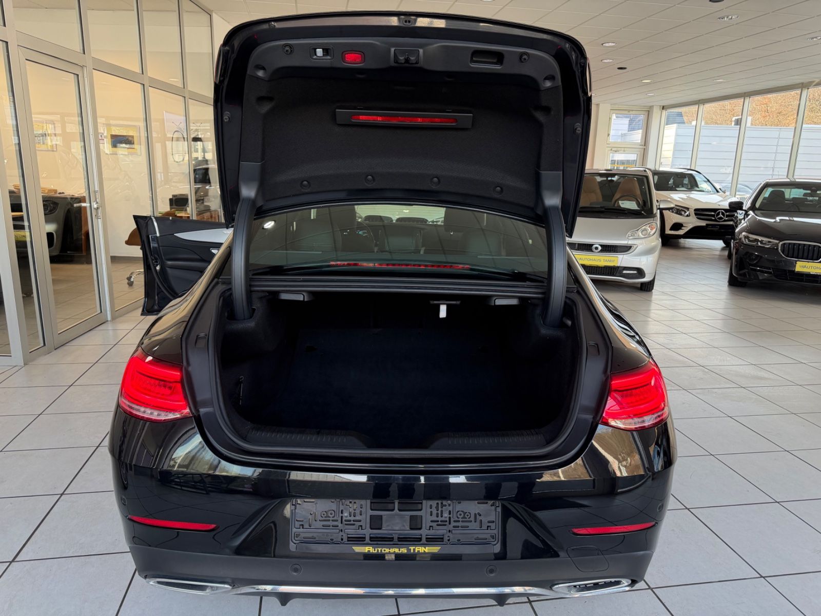 Fahrzeugabbildung Mercedes-Benz CLS 350 4Matic*AMG-Line*1.Hd