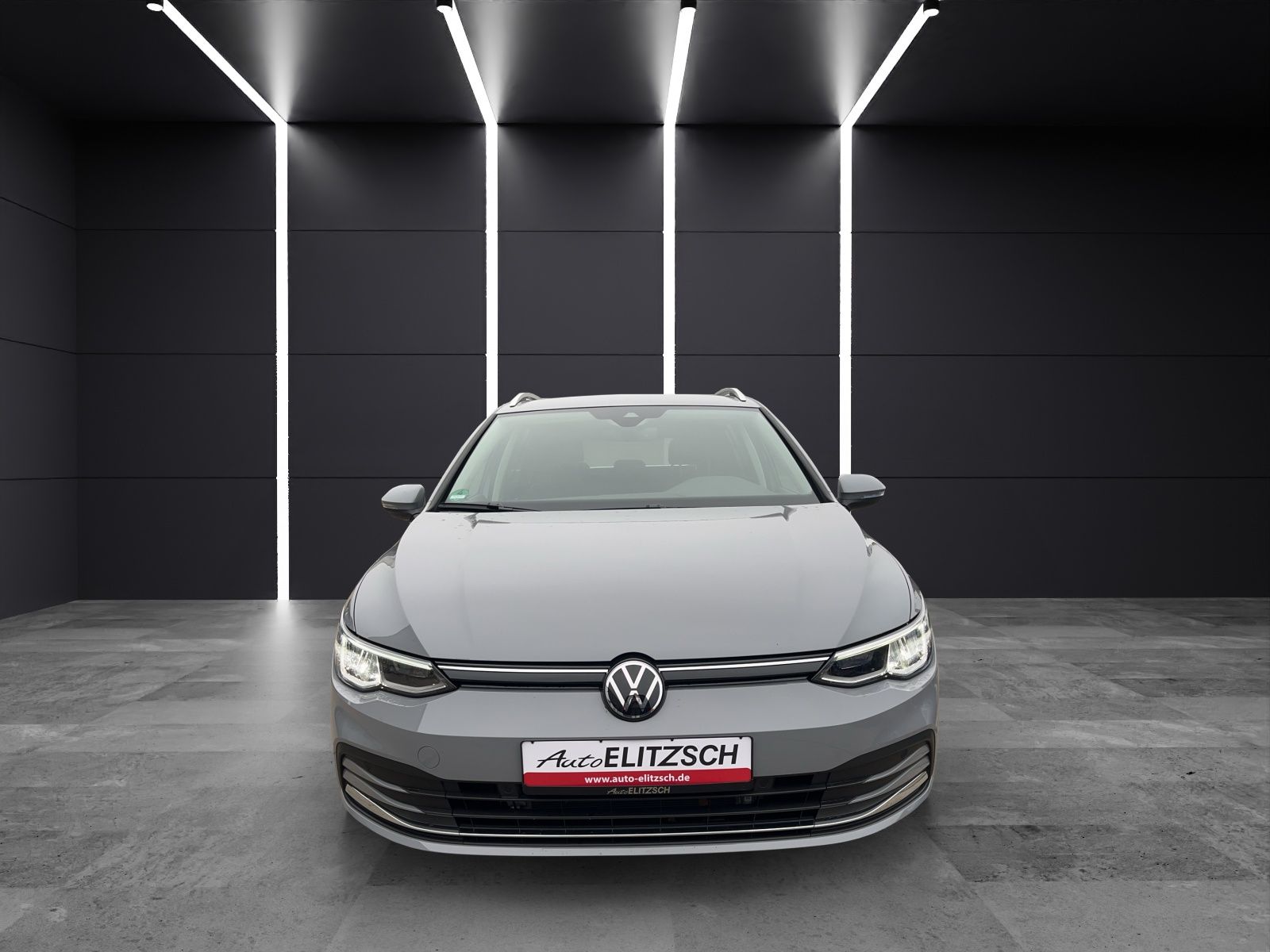 Fahrzeugabbildung Volkswagen Golf VIII Variant eTSI Active DSG LED ACC SHZ Na