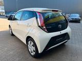 Toyota Aygo AYGO x-play KLIMA/RADIO/CD/TOP* - Toyota: Weiß, Aygo