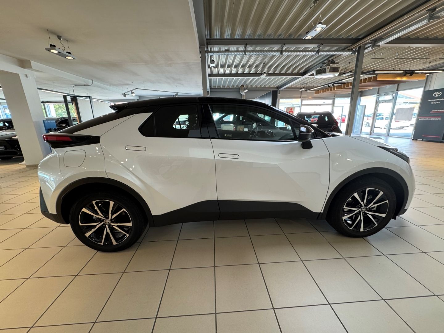Toyota C-HR Plug-In Hybrid FWD Teamplayer 2-Zonen-Kli foto 5