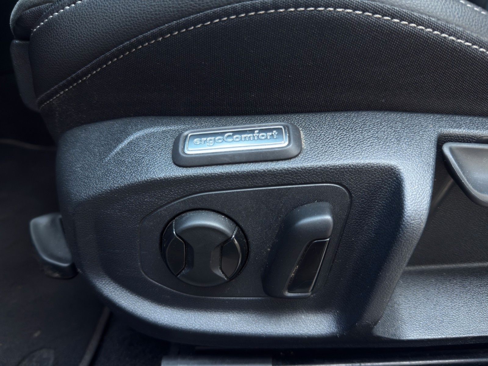 Fahrzeugabbildung Volkswagen Arteon R-Line *Pano*Kamera*Ambiente*ACC*Carplay
