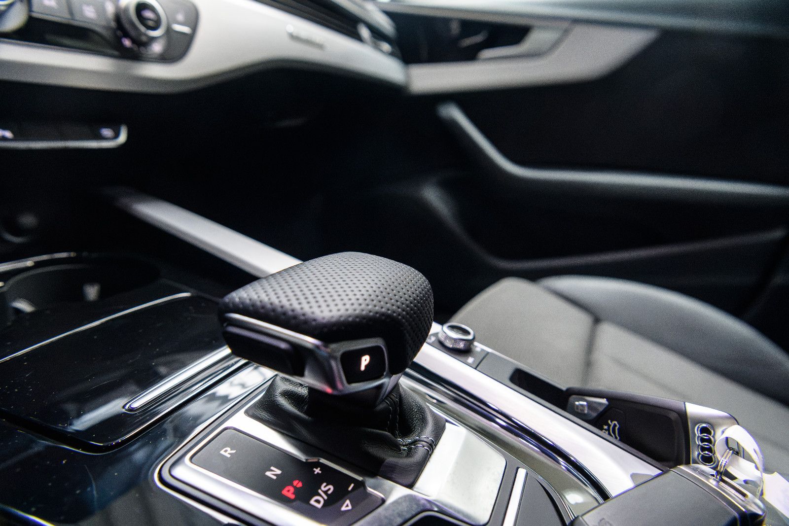 Fahrzeugabbildung Audi A4 Avant 40 TDI quattro advanced + Kamera +