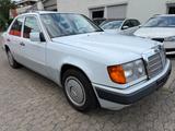 Mercedes-Benz 200D*1. Hand*5Gang*SSD*H-Zul*Rostfrei*S-Heft* - Mercedes-Benz 200 in Hannover