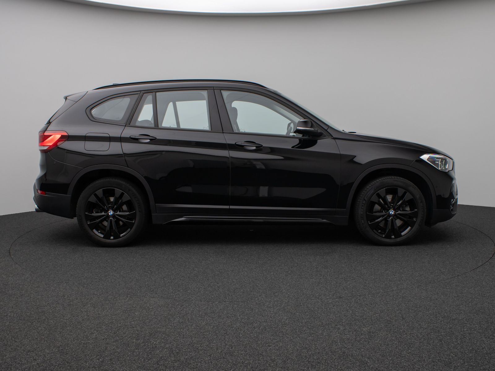 Fahrzeugabbildung BMW X1 xD20i Sport Line Panorama Kamera HUD DAB HiFi