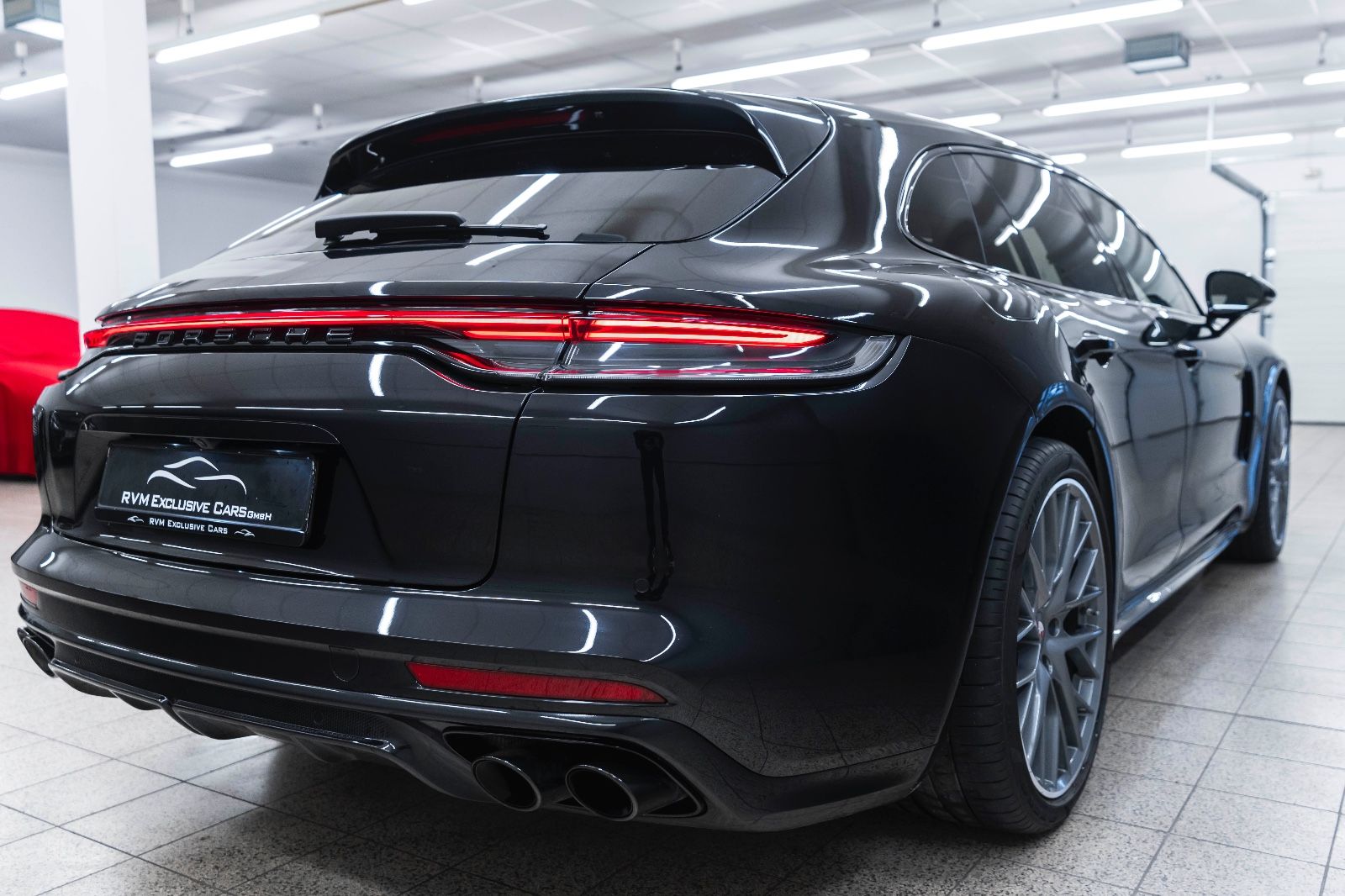 Fahrzeugabbildung Porsche Panamera Sport Turismo 4 E-Hybrid BOSE 360° LED