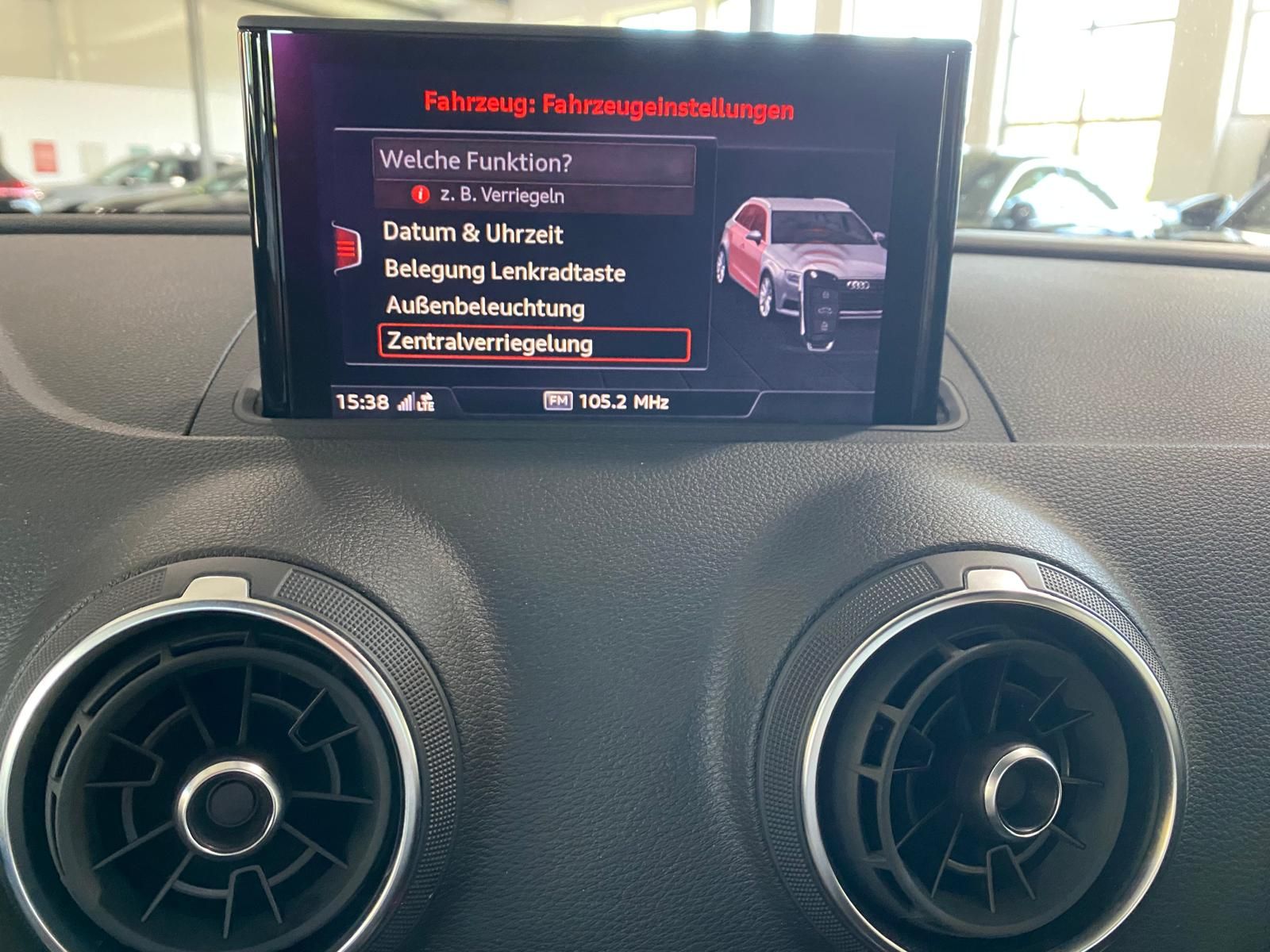 Fahrzeugabbildung Audi A3 30 TDI Sportback/Navi/LED/SH/