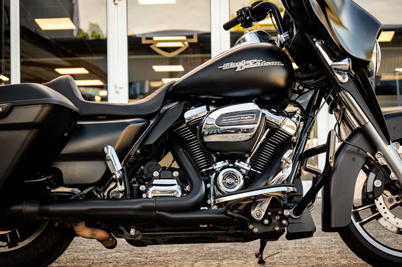 Fahrzeugabbildung Harley-Davidson STREET GLIDE SPECIAL FLHXS -APE - JEKILL&HYDE -