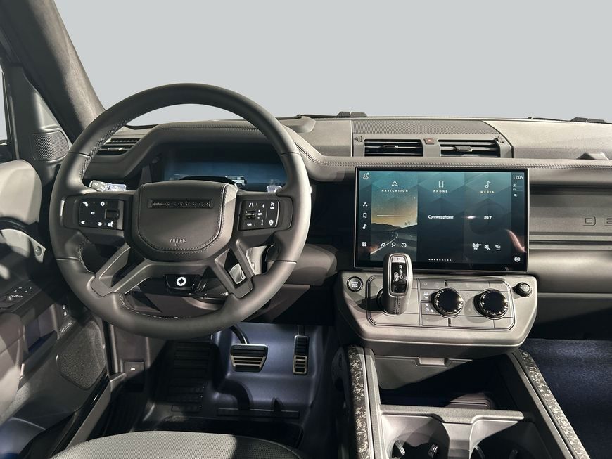 Land Rover Defender 110 P635 Octa Black foto 4