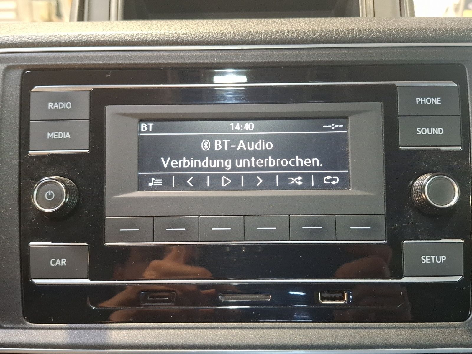 Fahrzeugabbildung Volkswagen Crafter Kombi 35 MR DSG 4Mo.8-Si Rollstuhlrampe