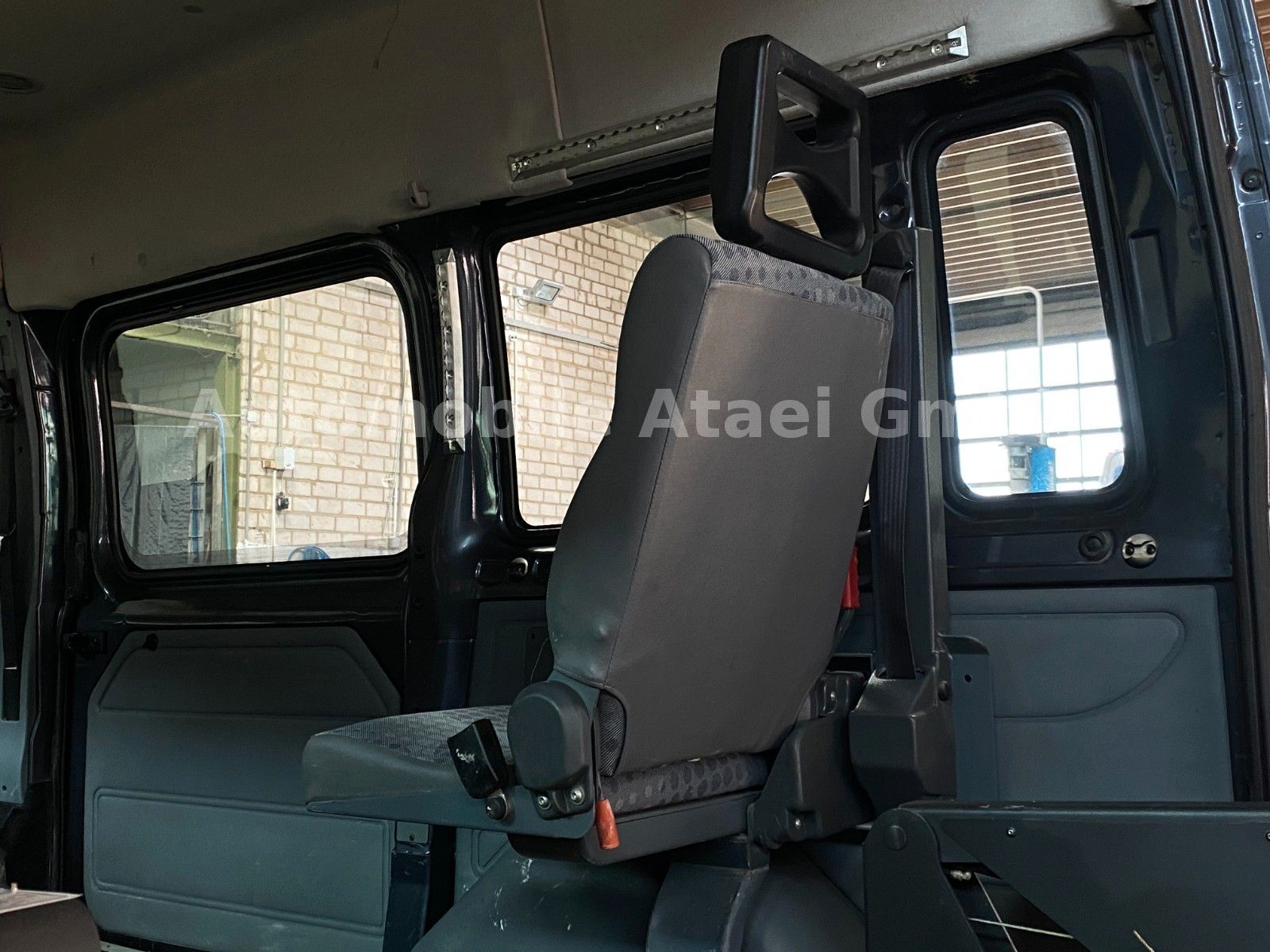 Fahrzeugabbildung Ford Transit Kombi 300 *Rollstuhl-Lift* STANDHZG.2534