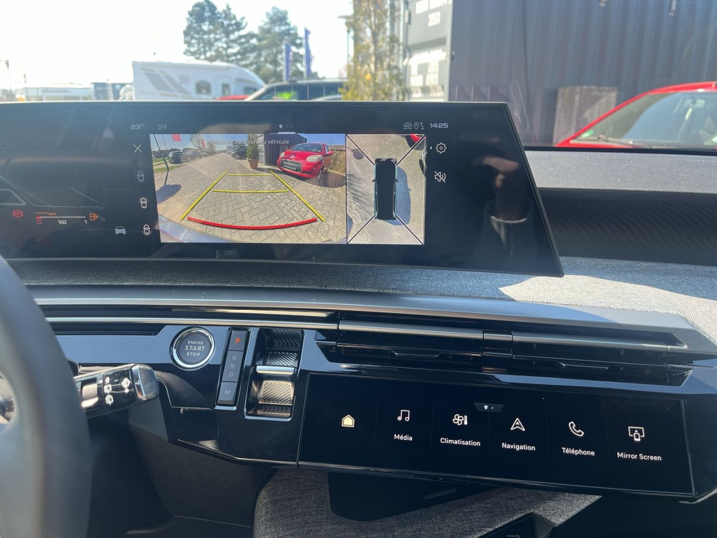 Fahrzeugabbildung Peugeot 5008 Allure HYBRID 145 Navi LED ACC CarPlay