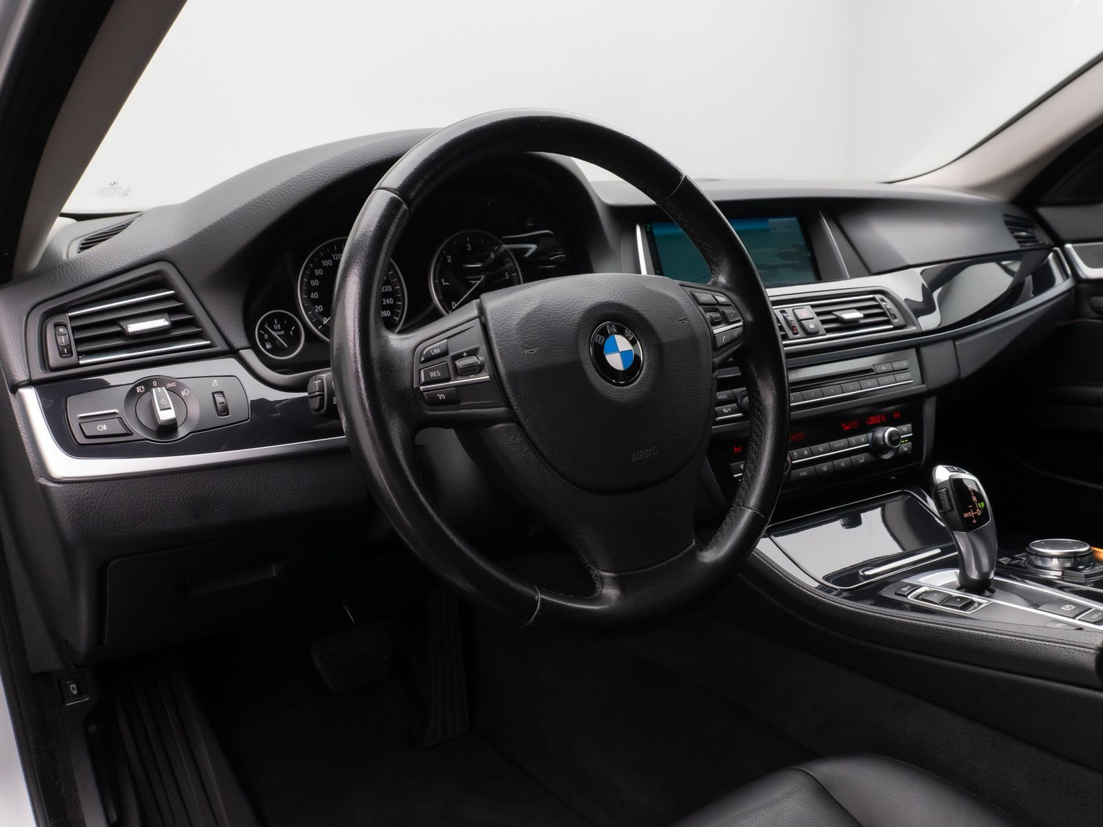 Fahrzeugabbildung BMW 525d NaviPro Fernlichtassist PDC Leder AdapLicht