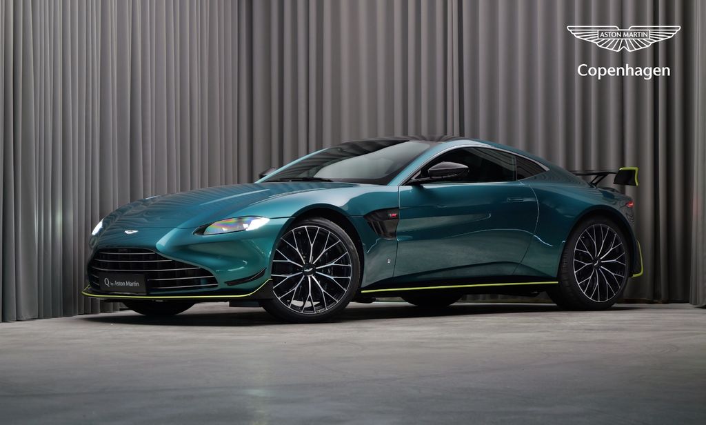 Image of Aston Martin V8 Vantage