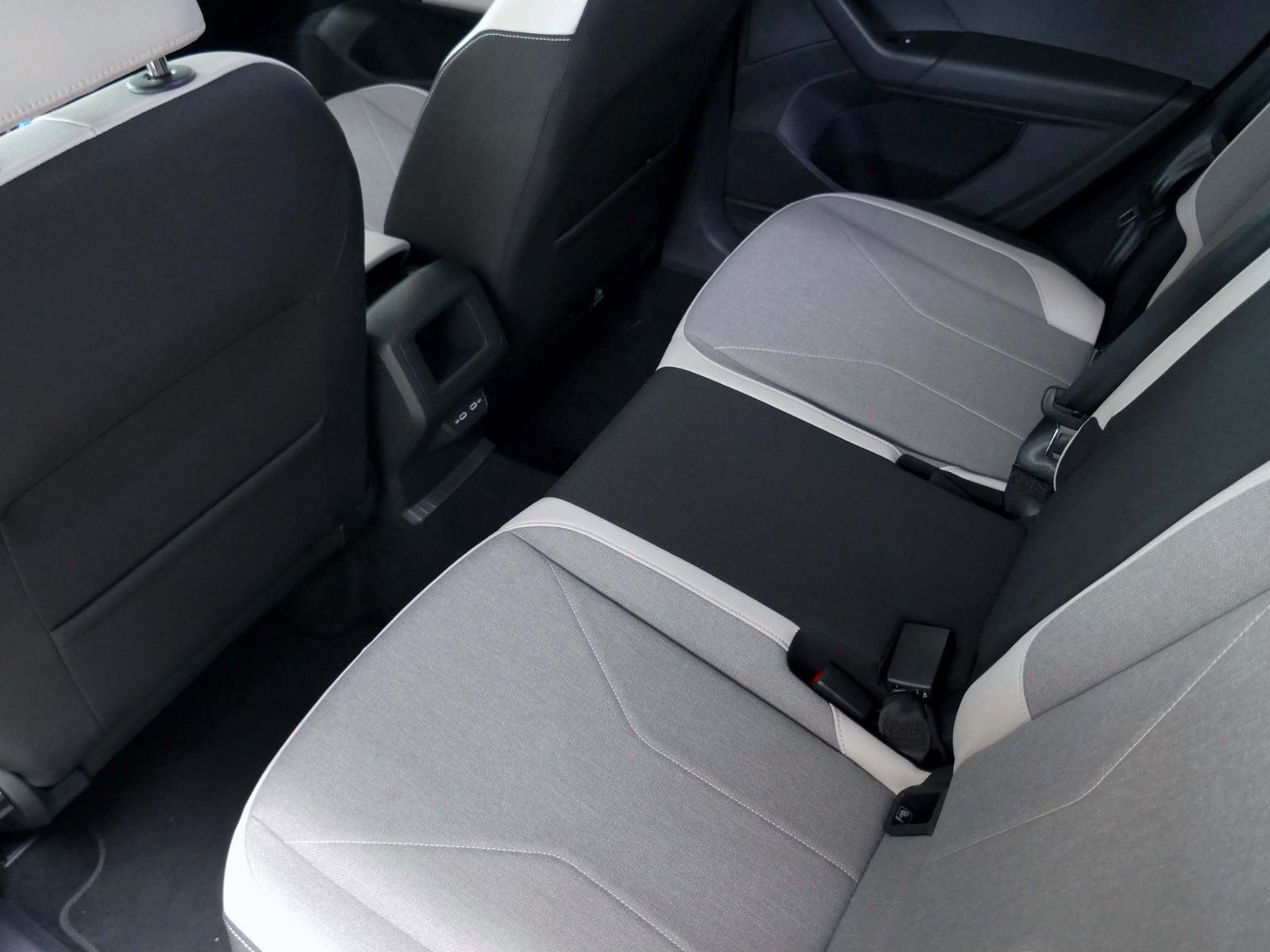 Fahrzeugabbildung Volkswagen T-Cross Style 1.0 TSI | LED AHK RFK ACC Navi