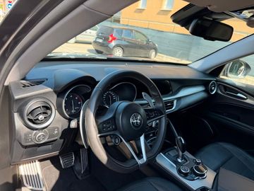 Alfa-Romeo Stelvio - 7