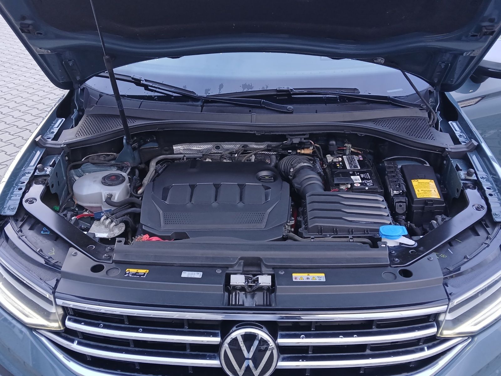 Fahrzeugabbildung Volkswagen Tiguan Allspace TDI Life DSG LED AHK Navi  ACC S