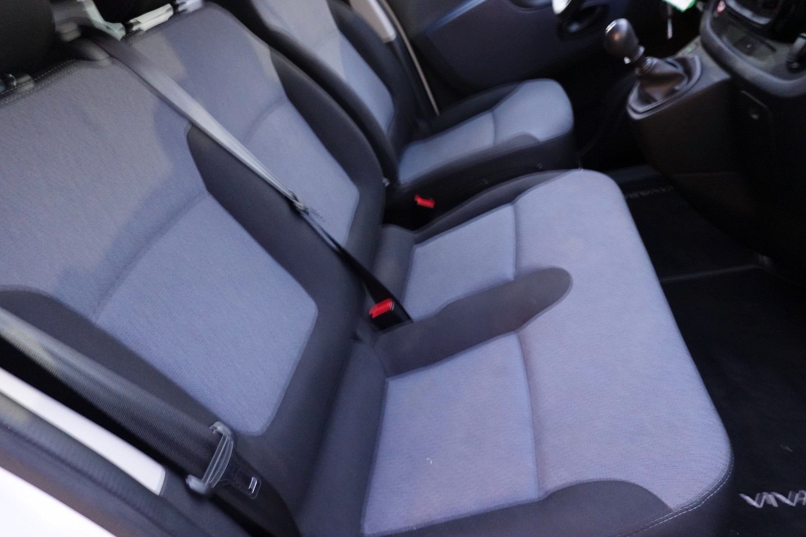 Fahrzeugabbildung Opel Vivaro B Kasten1H1  2,9t mit Regalsystem