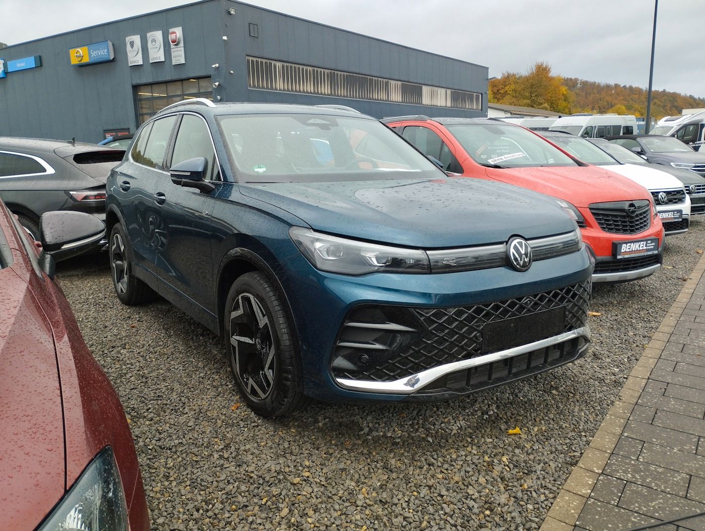 Fahrzeugabbildung Volkswagen Tiguan 2.0 R-Line NEU63T DSG AHK Kamera Matrix