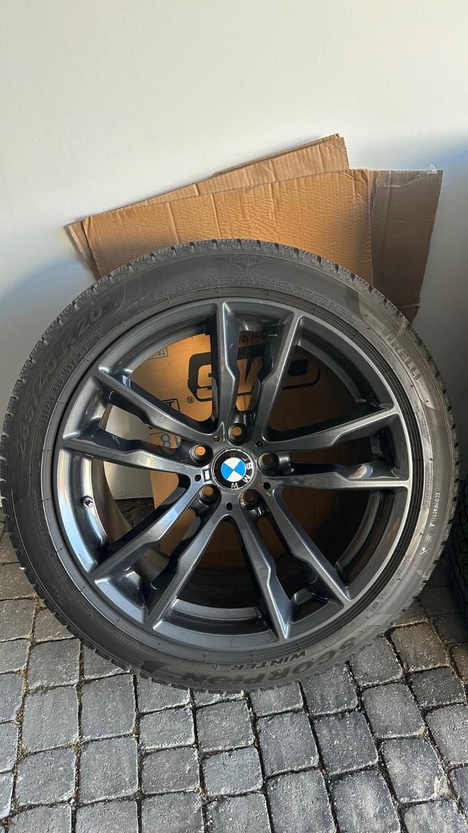 BMW  X6 M | Donington Grau | HUD | Harman I Historie