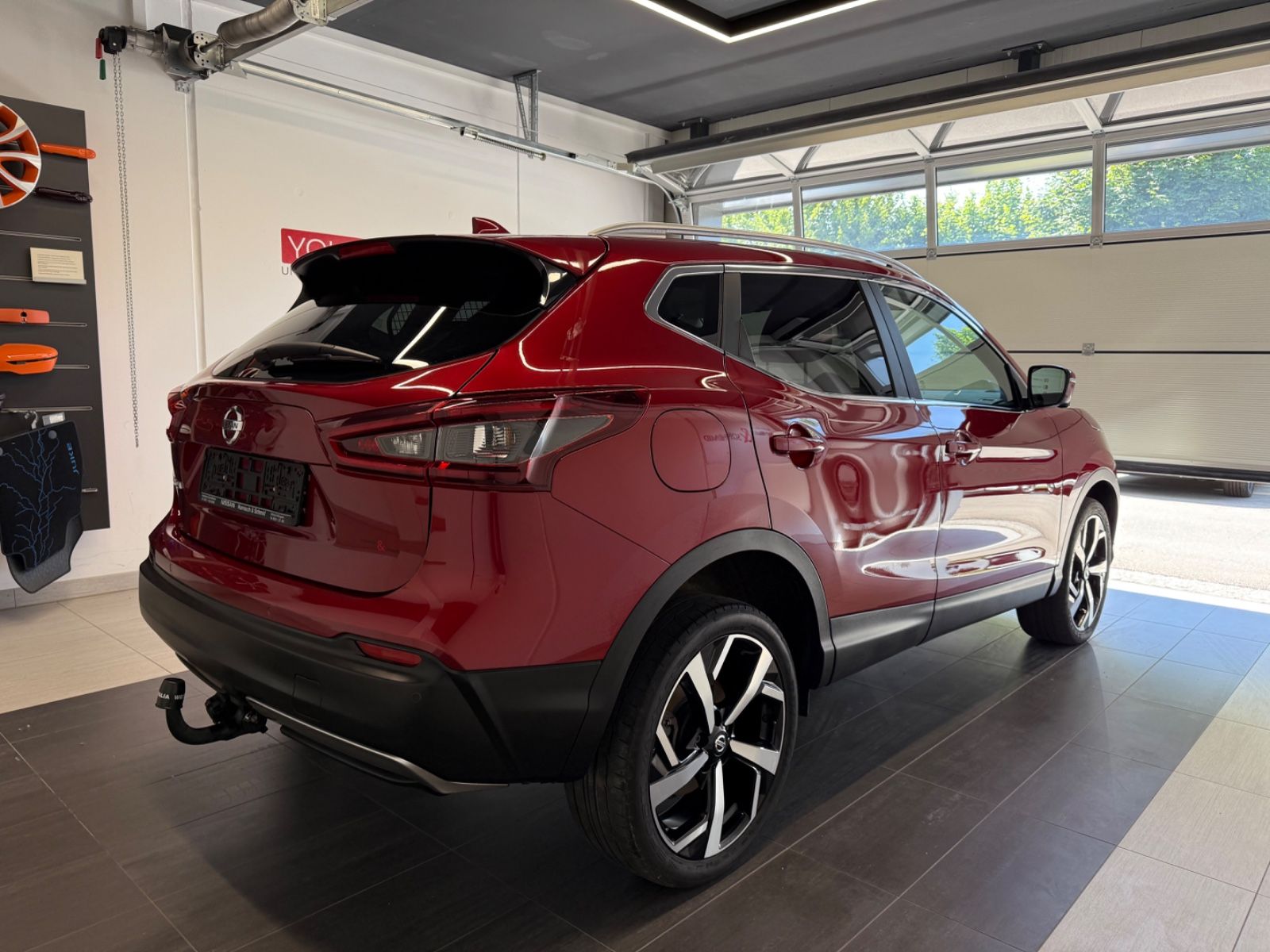 Fahrzeugabbildung Nissan Qashqai Tekna 4x4 - BOSE, 360°, BFS