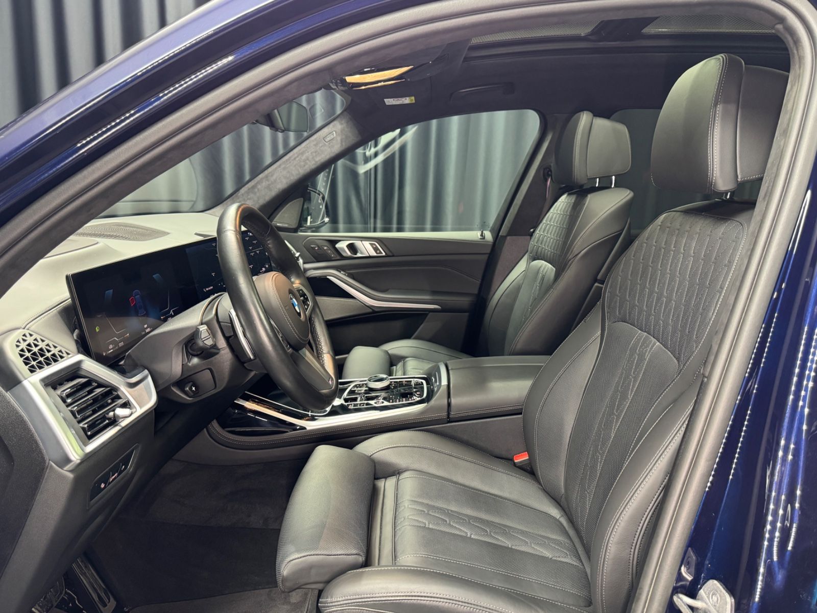 Fahrzeugabbildung BMW X7 xDrive 40 d M SPORT PRO|SKY-LOUNGE|MASSAGE|