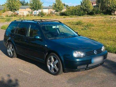 Volkswagen Golf 2005 — rear view