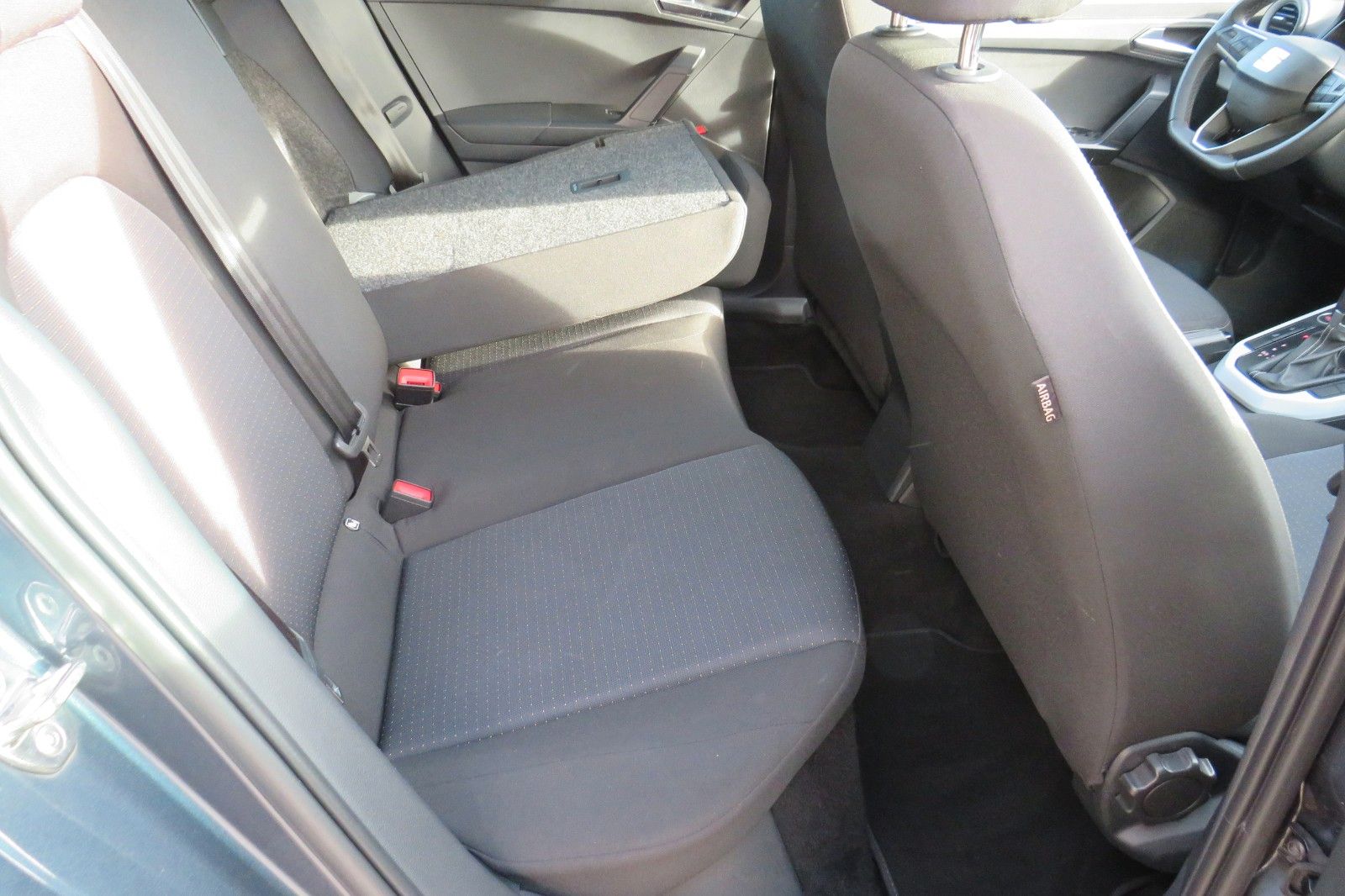 Fahrzeugabbildung SEAT Arona Style DSG GRA KAMERA SITZH. PDC APP-CON 1H