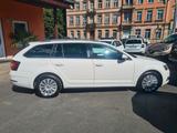 Skoda Octavia 1.6 TDI Combi DSG-AUTOMATIK +NAVI/LED! - Skoda Octavia mit Diesel-Antrieb: 1.6
