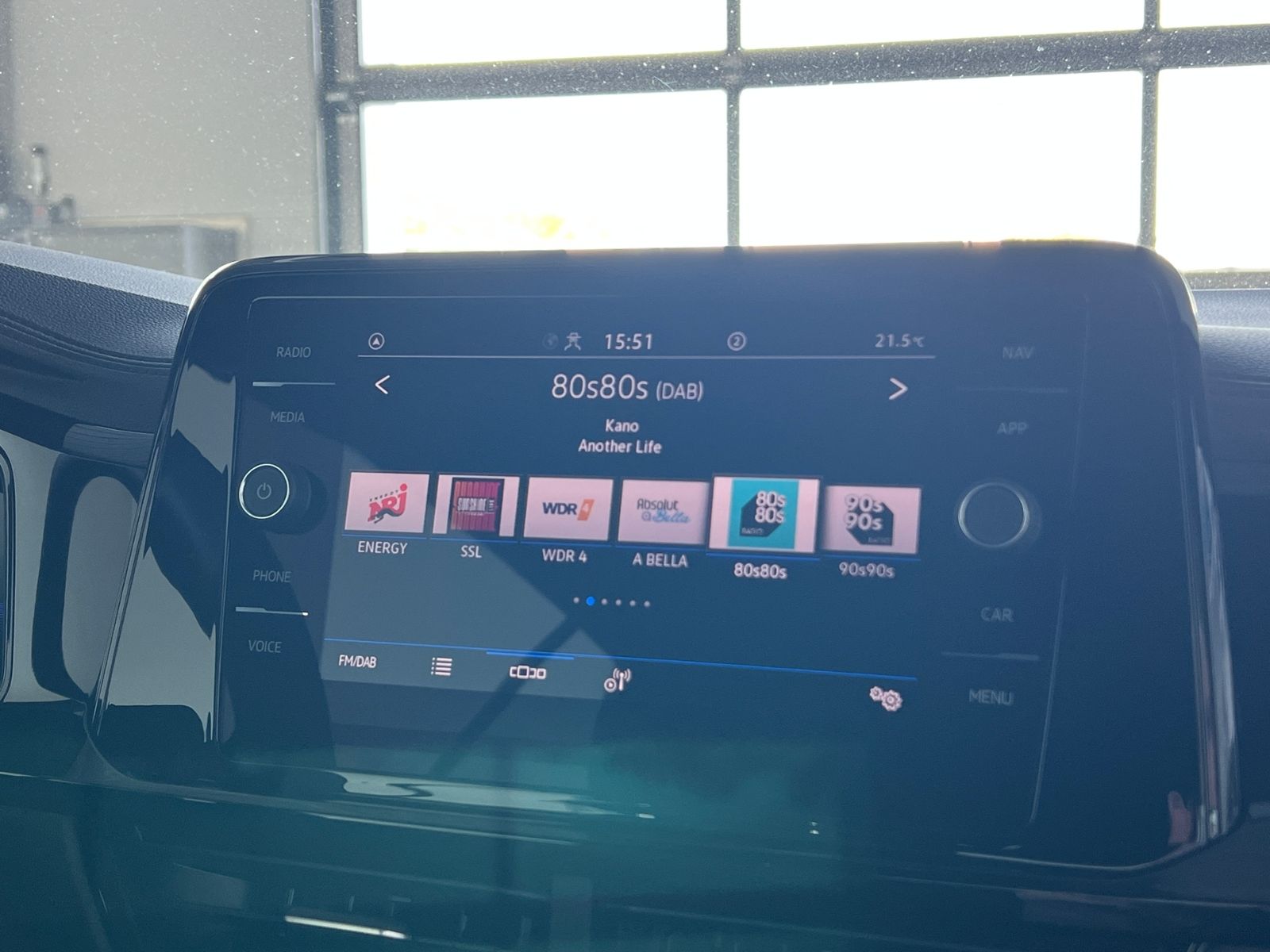 Fahrzeugabbildung Volkswagen T-Roc Cabriolet 1.5 TSI DSG *Black Style, AHK, L