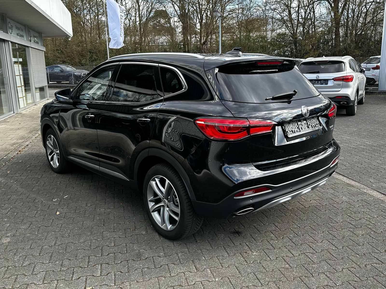 Fahrzeugabbildung MG EHS Luxury PANO+LEDER+NAVI+SHZ+KAMERA+ACC+360°+