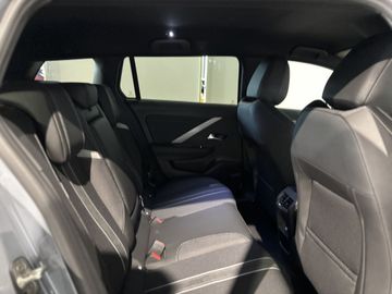 Fotografie 7 des Opel Astra Sports Tourer Electric GS Komfort + Infota