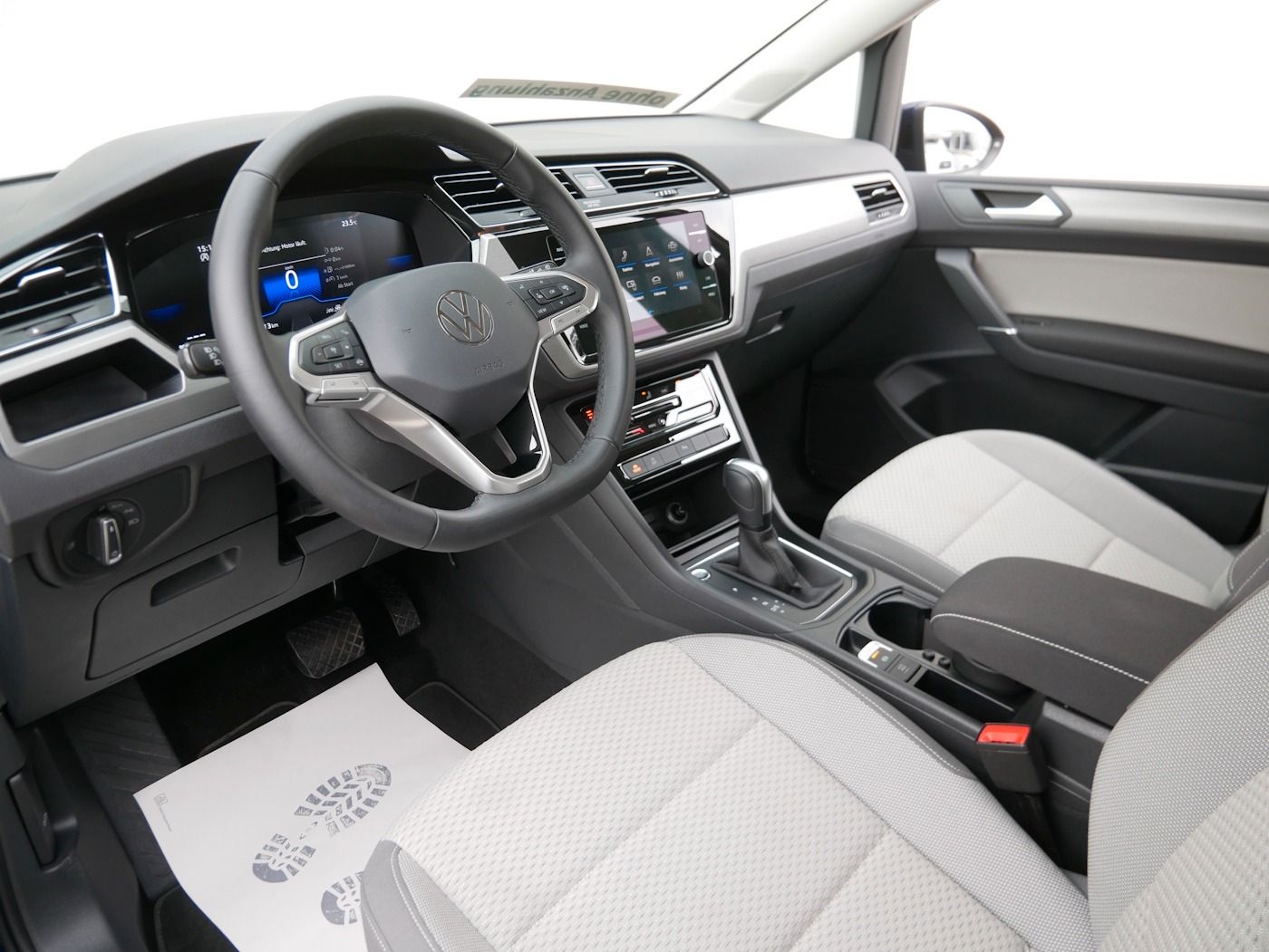 Fahrzeugabbildung Volkswagen Touran 1.5 Comfortline NEU49T 7-Sitzer AHK Kamer