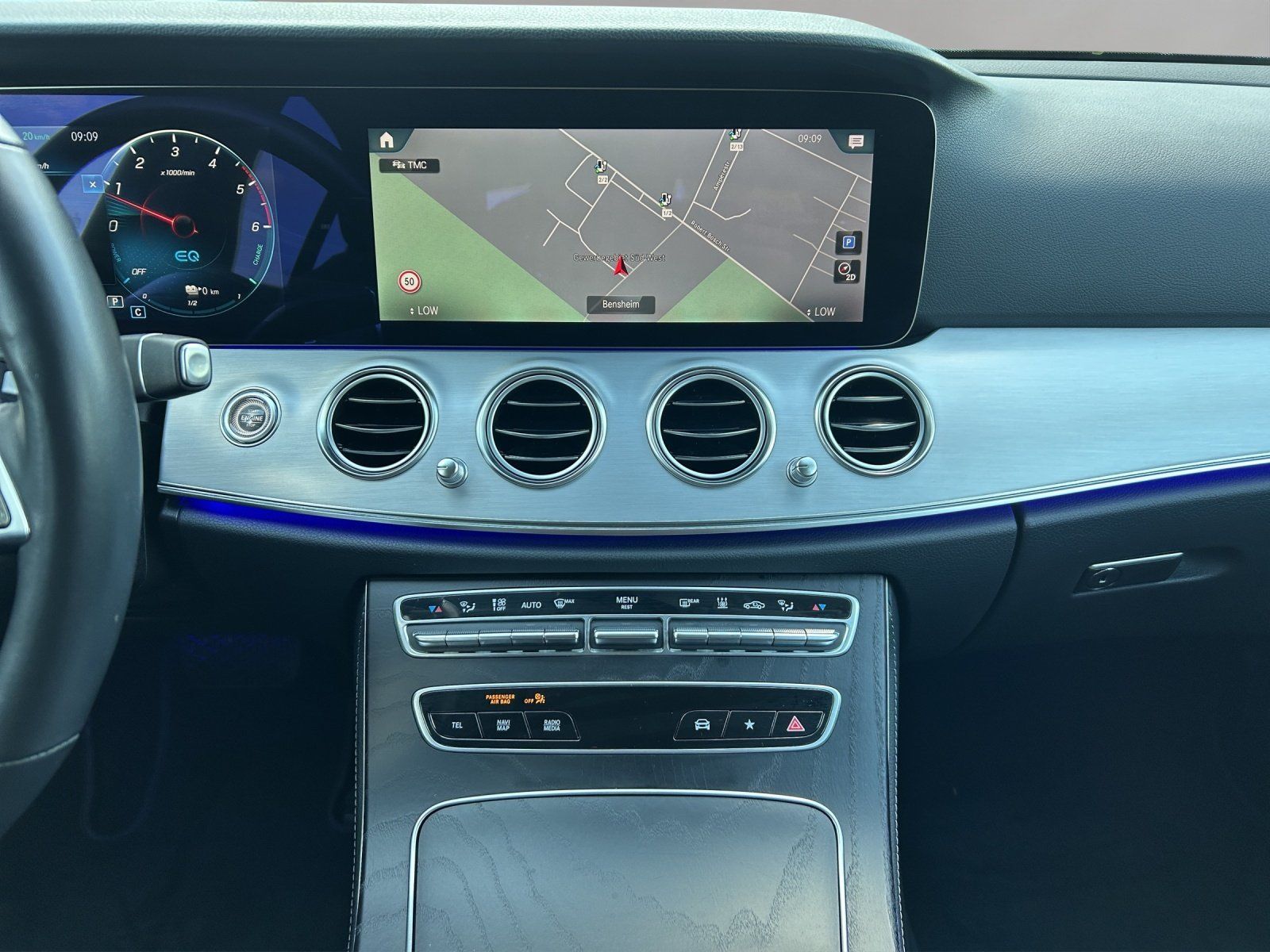 Fahrzeugabbildung Mercedes-Benz E300de 4M Avantg DISTRO Memo ABC Masage TV KeyGo