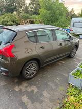 Peugeot 3008 Premium 155 THP Premium/AHK/Tempomat/Pano - Peugeot 3008 Premium mit Benzin-Antrieb