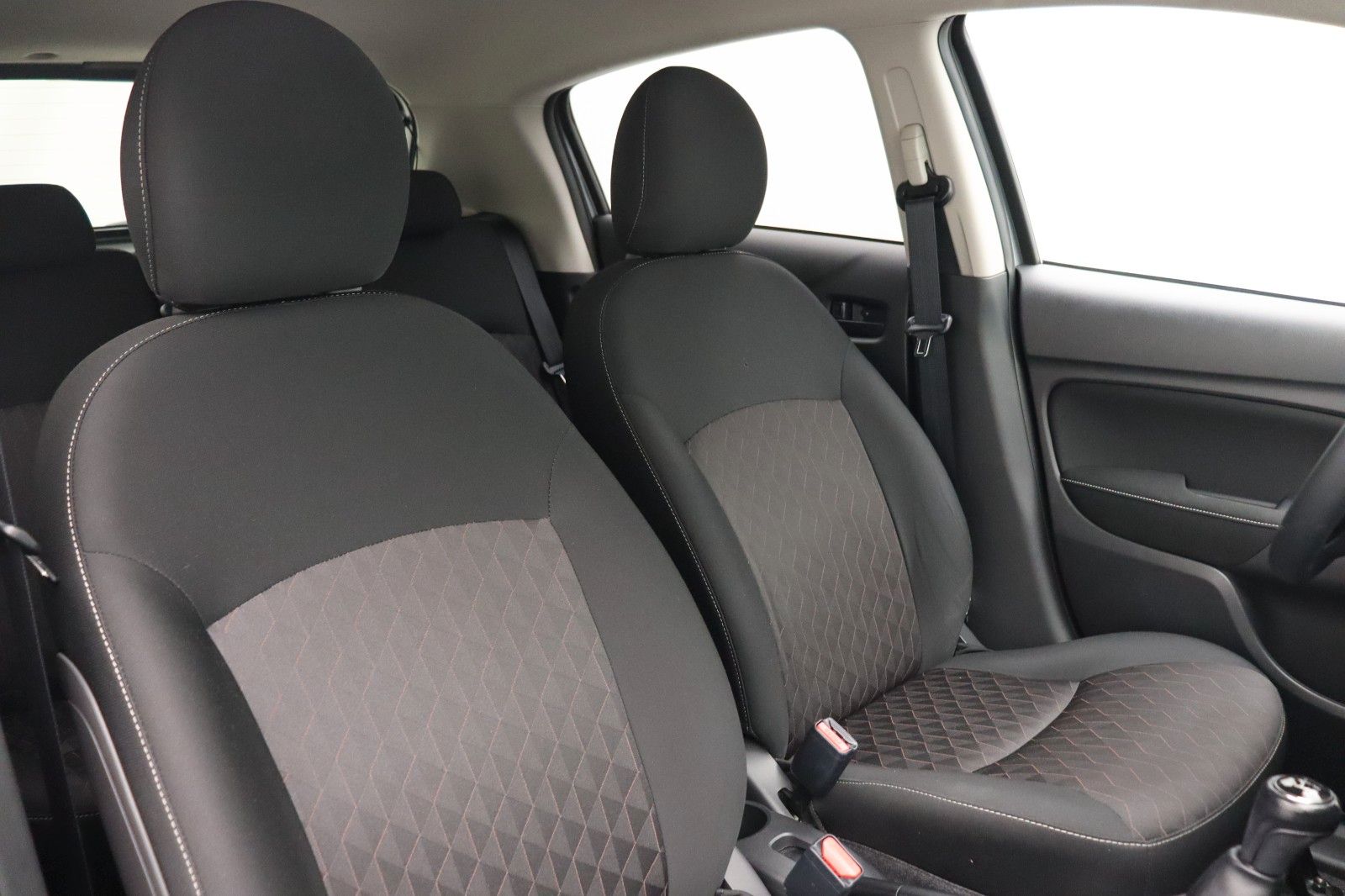 Fahrzeugabbildung Mitsubishi Space Star 1.2 Spirit+ NAVI TEMPO SHZ