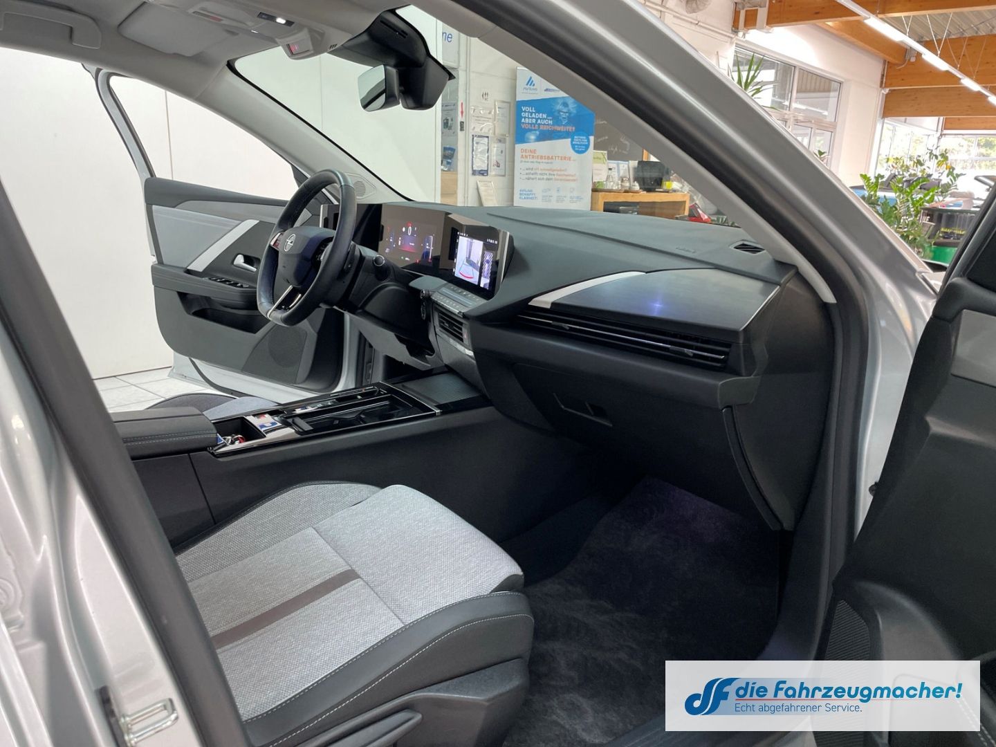 Fahrzeugabbildung Opel Astra L Sports Tourer Elegance Navi LED Apple Ca
