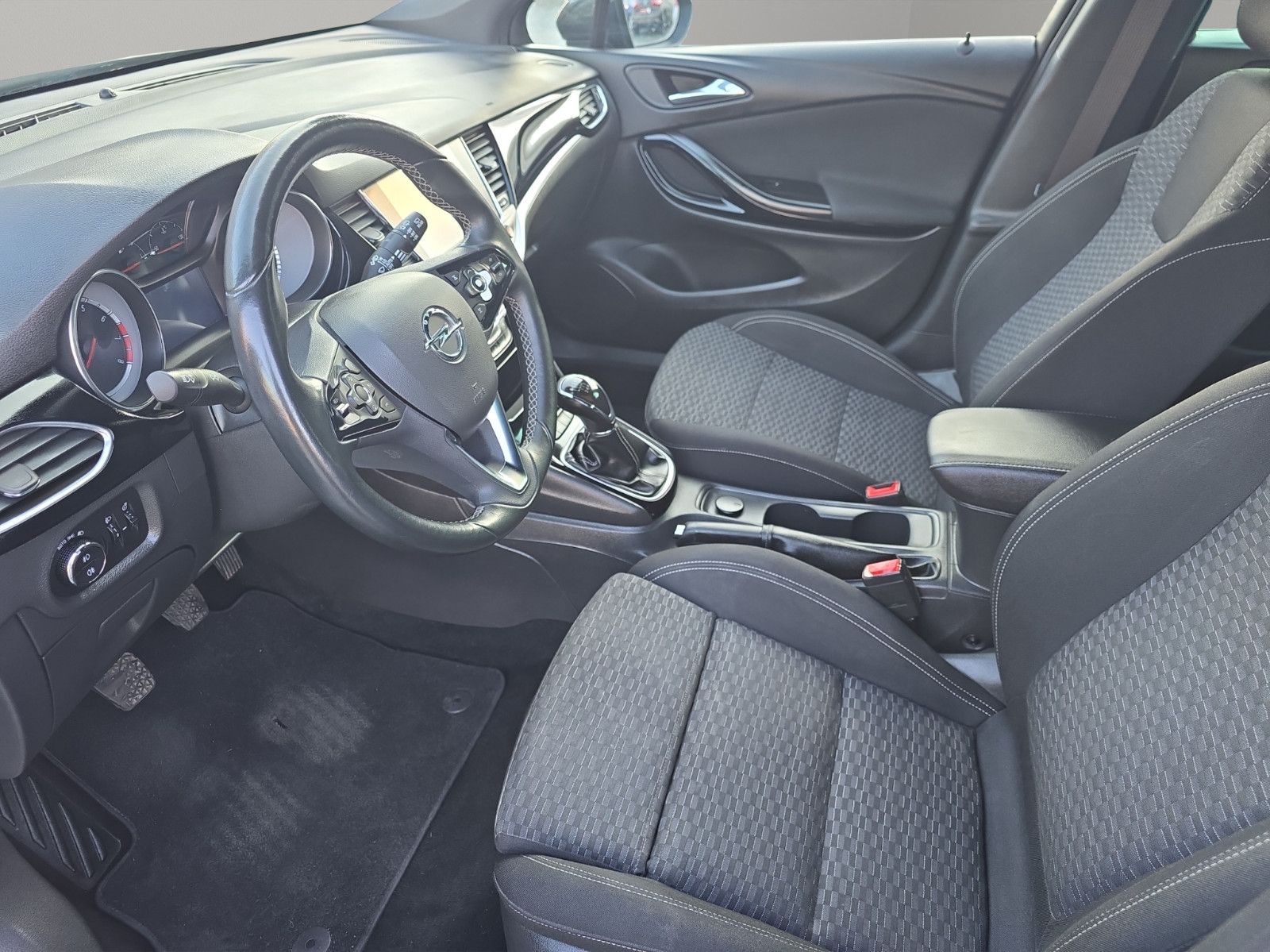 Fahrzeugabbildung Opel Astra K Dynamic+LED+NAVI+TEMPOMAT+SPURASISTENT