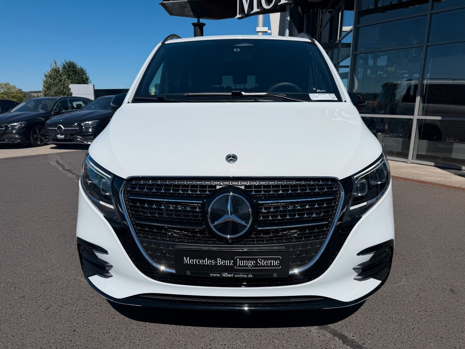 Fahrzeugabbildung Mercedes-Benz V 300 d AVA 4MATIC AMG AHK2,5 DISTRONIC Standh