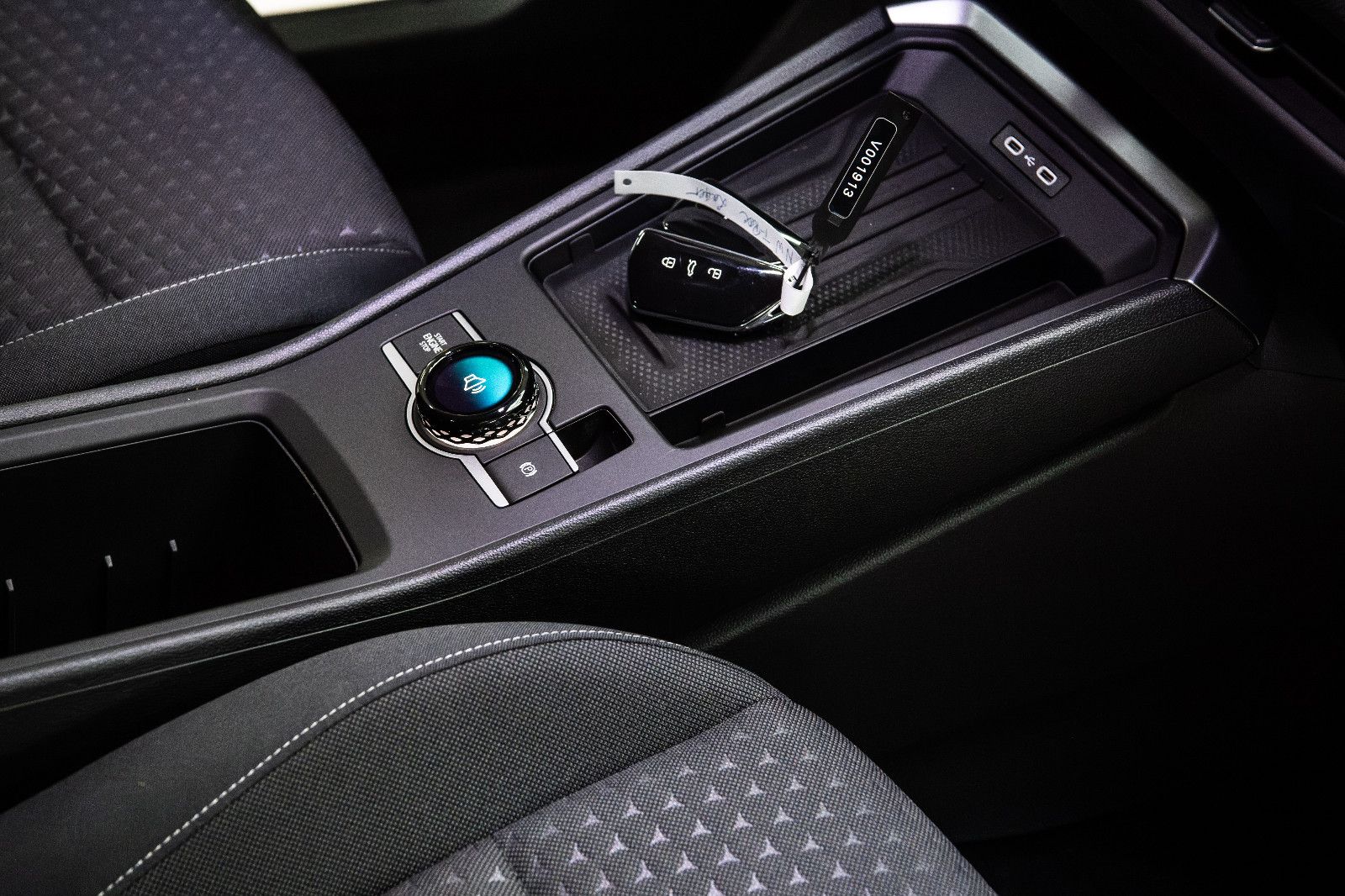 Fahrzeugabbildung Volkswagen T-Roc New Model Life 1.5l TSI DSG ACC APP Kamera