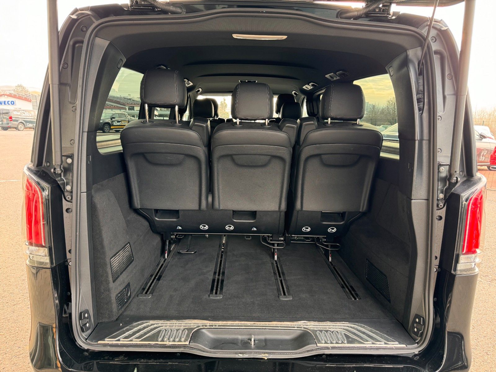 Fahrzeugabbildung Mercedes-Benz V 300 d 4MATIC AVA Extral AHK Standheiz