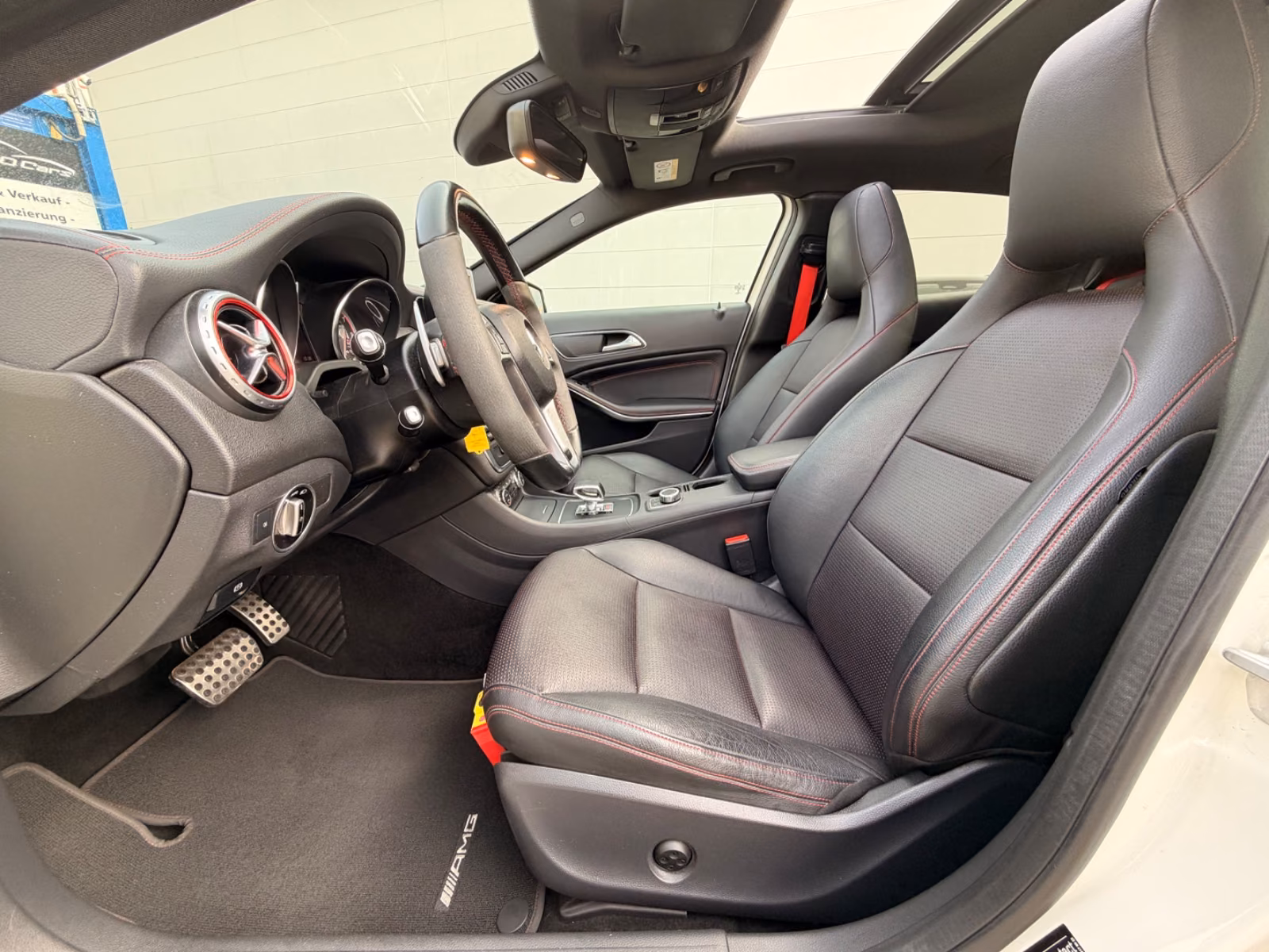 MERCEDES-BENZ GLA 45 AMG 4MATIC / PANORAMIQUE /