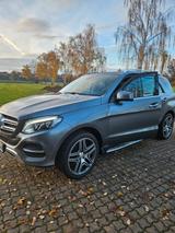 Mercedes-Benz GLE 350 d 4 MATIC  - Mercedes-Benz GLE 350 Gebrauchtwagen in Frankfurt