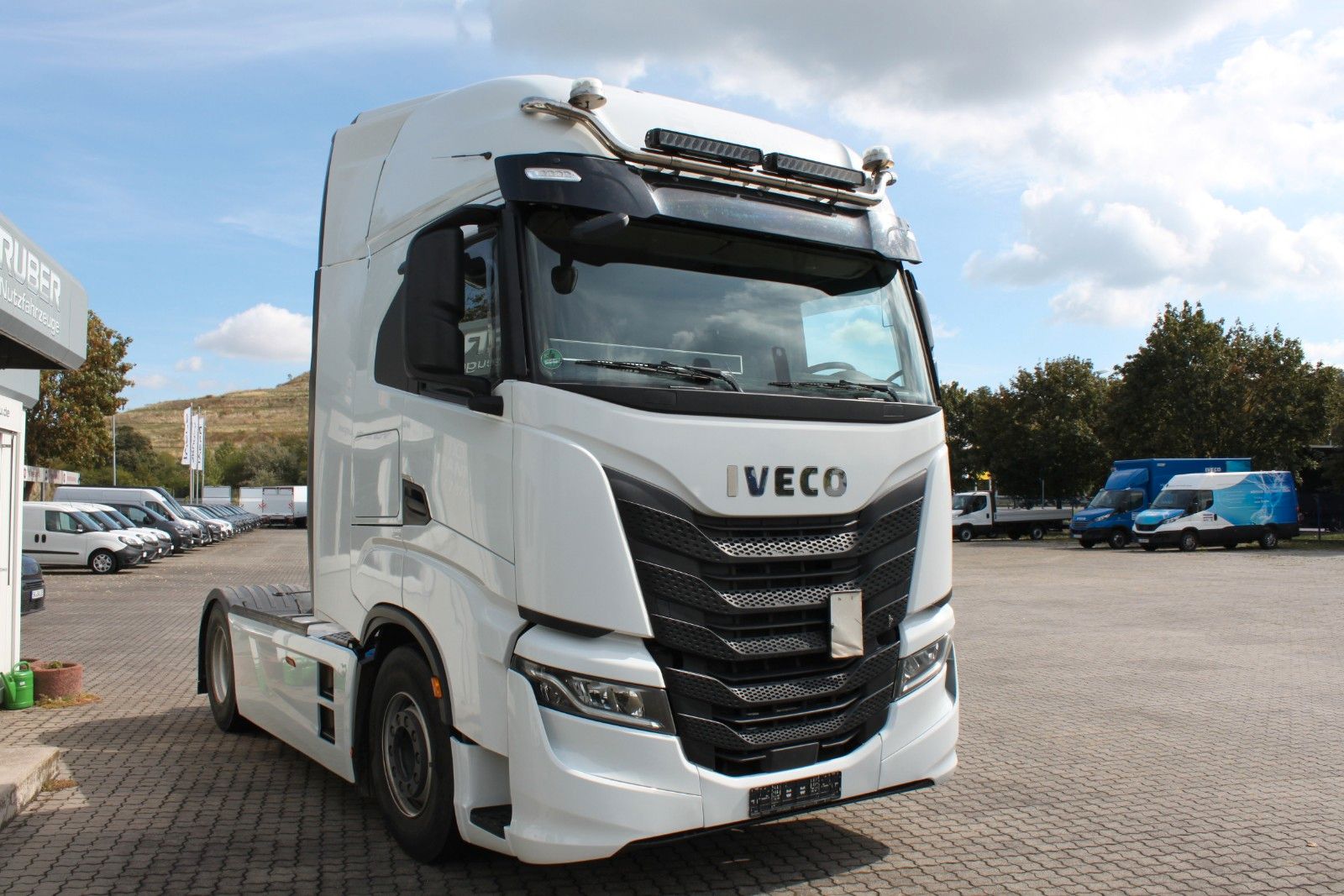 Fahrzeugabbildung Iveco S-Way AS440S49T/P mit Kipphydraulik