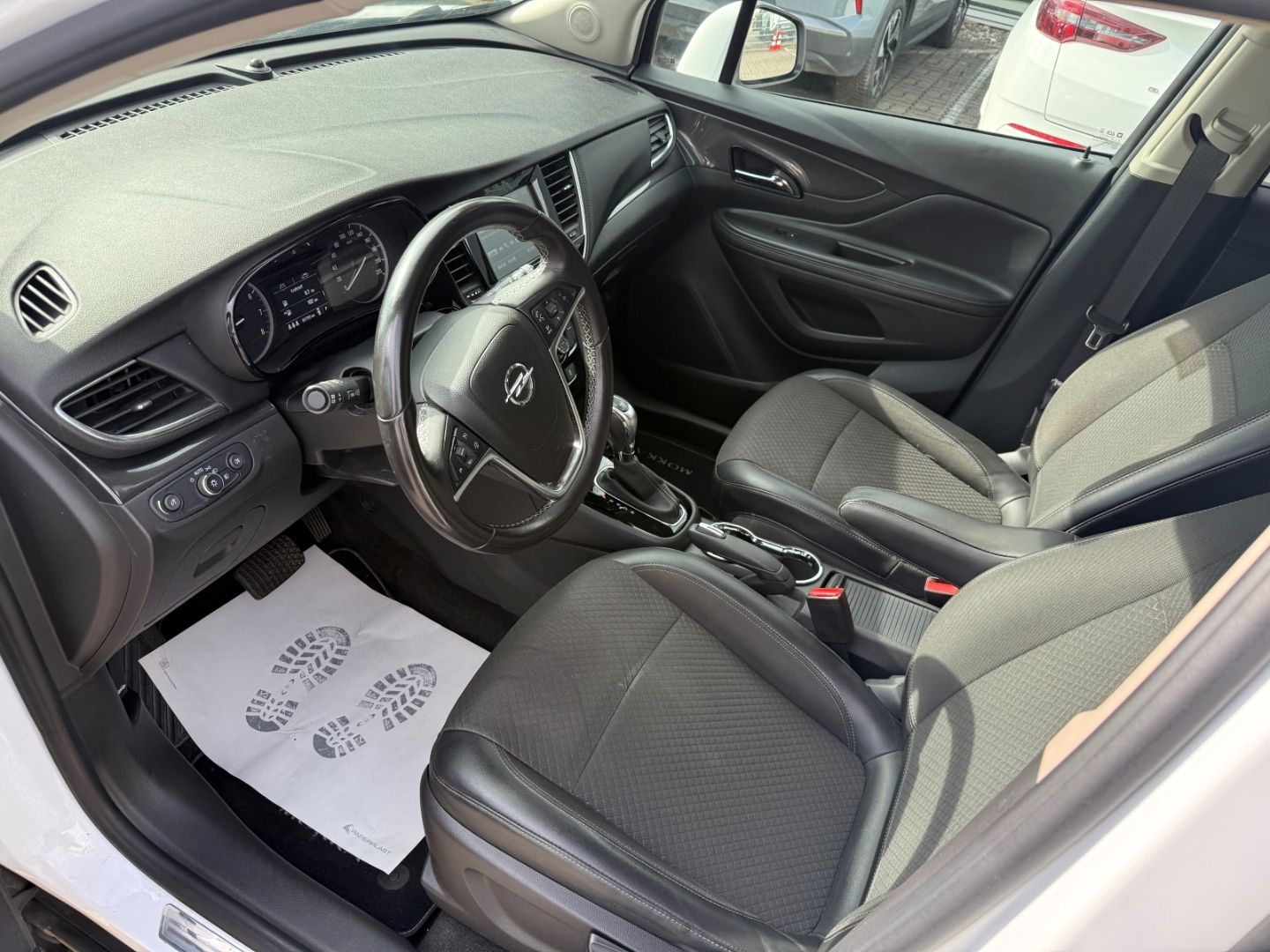 Fahrzeugabbildung Opel Mokka X Innovation mit Allwetter+PDC+AHK