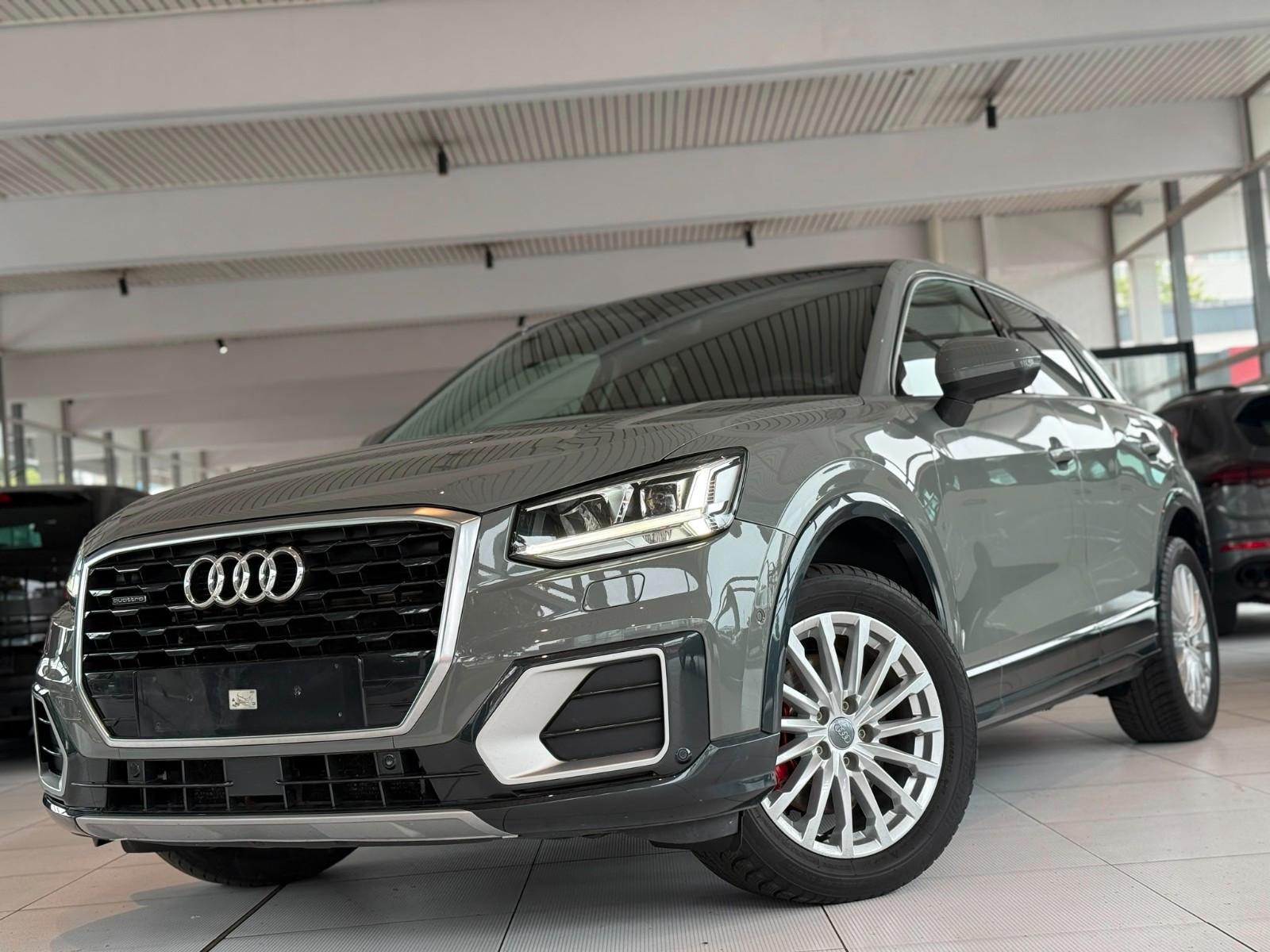 Audi Q2 40 TFSI quattro design/AHK/Pano/Volleder/