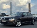 Volkswagen Jetta VI Highline/SHZ/NAVI/EURO 5 - gebrauchte VW Jetta aus dem Jahr 2012